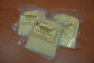 Akgünler Eski Kaşar Peyniri (400-450) gr
